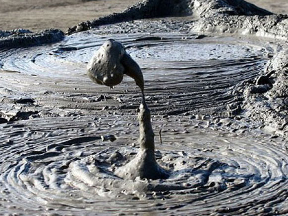 Mud Volcano Mountain, Chabahar