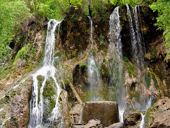 Akhlamad Waterfall, Chenaran
