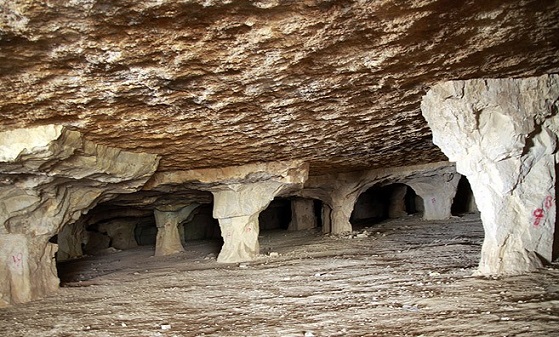 Sang Tarashan Cave