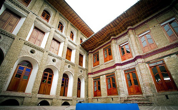 Fazeli House, Sari