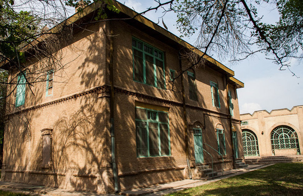 About Doctor Mohammad Mosaddegh (Tomb of him)