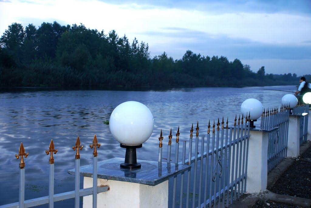 Chamkhaleh Beach