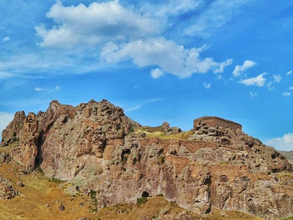 Qiz Castle of Mianeh