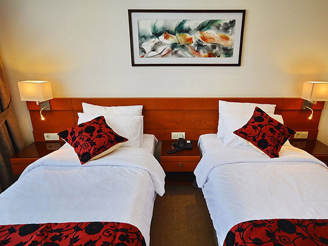 Khorshid Taban Hotel Mashhad