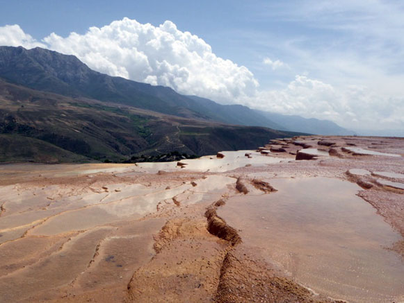 Badab Soort Springs